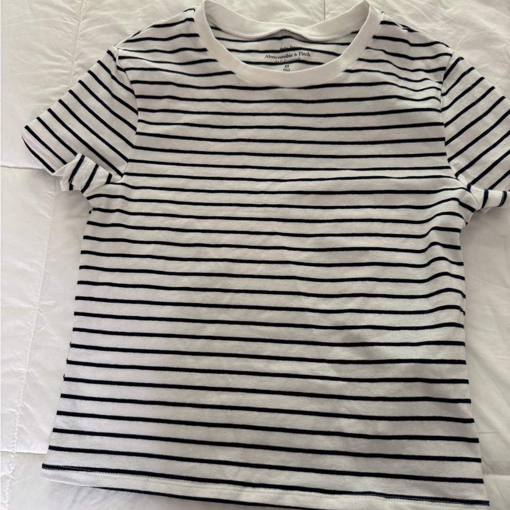 Women’s Abercrombie and Fitch Baby Tee Crop Top XS